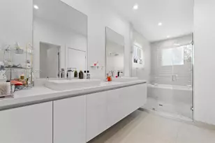 6810 NW 103rd Pl, Doral, FL 33178 - Photo 23