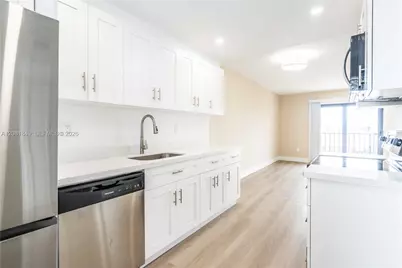 6960 Rue Vendome #402, Miami Beach, FL 33141 - Photo 9