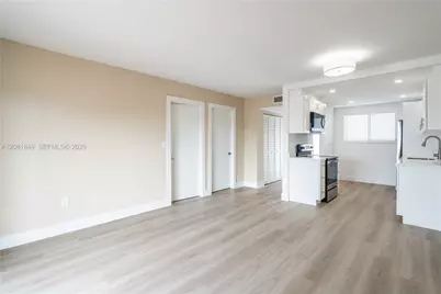 6960 Rue Vendome #402, Miami Beach, FL 33141 - Photo 5