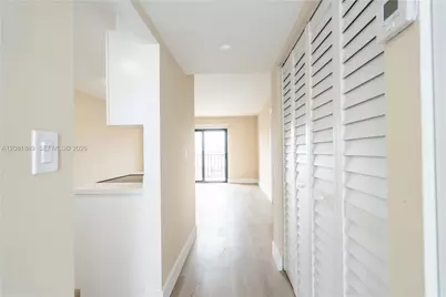 6960 Rue Vendome #402, Miami Beach, FL 33141 - Photo 17
