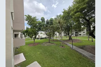 8006 SW 149th Ave #D205, Miami, FL 33193 - Photo 7