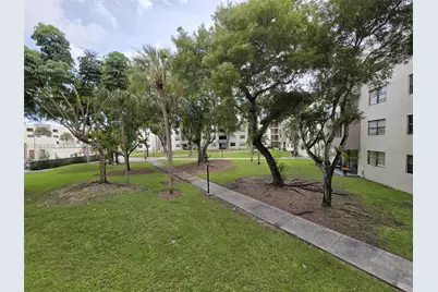 8006 SW 149th Ave #D205, Miami, FL 33193 - Photo 9