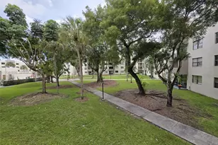 8006 SW 149th Ave, Miami, FL 33193 - Photo 9