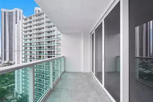 100 Bayview Dr, Sunny Isles Beach, FL 33160 - Photo 9