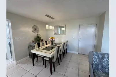 9410 W Flagler St #410, Miami, FL 33174 - Photo 5