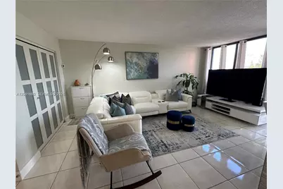 9410 W Flagler St #410, Miami, FL 33174 - Photo 3