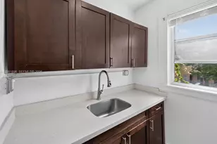 967 SW 5th St, Miami, FL 33130 - Photo 5