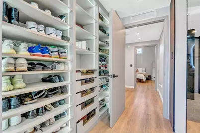 92 SW 3rd St #901, Miami, FL 33130 - Photo 17
