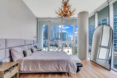 92 SW 3rd St #901, Miami, FL 33130 - Photo 5