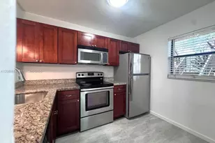 10325 NW 11th St, Pembroke Pines, FL 33026 - Photo 5