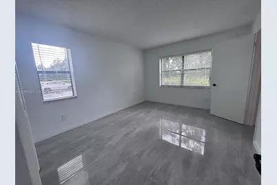 10325 NW 11th St #101, Pembroke Pines, FL 33026 - Photo 13