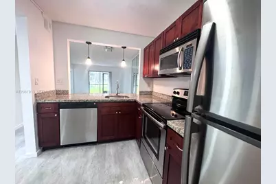 10325 NW 11th St #101, Pembroke Pines, FL 33026 - Photo 7
