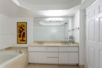 16711 N Collins Ave #1704, Sunny Isles Beach, FL 33160 - Photo 27
