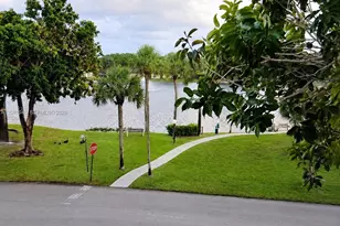 301 Cambridge Rd, Hollywood, FL 33024 - Photo 1
