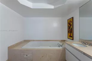 16711 Collins Ave, Sunny Isles Beach, FL 33160 - Photo 29