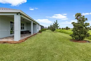 10407 SW Captiva Dr, Port Saint Lucie, FL 34987 - Photo 7
