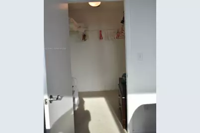 253 NE 2nd St #1402, Miami, FL 33132 - Photo 17