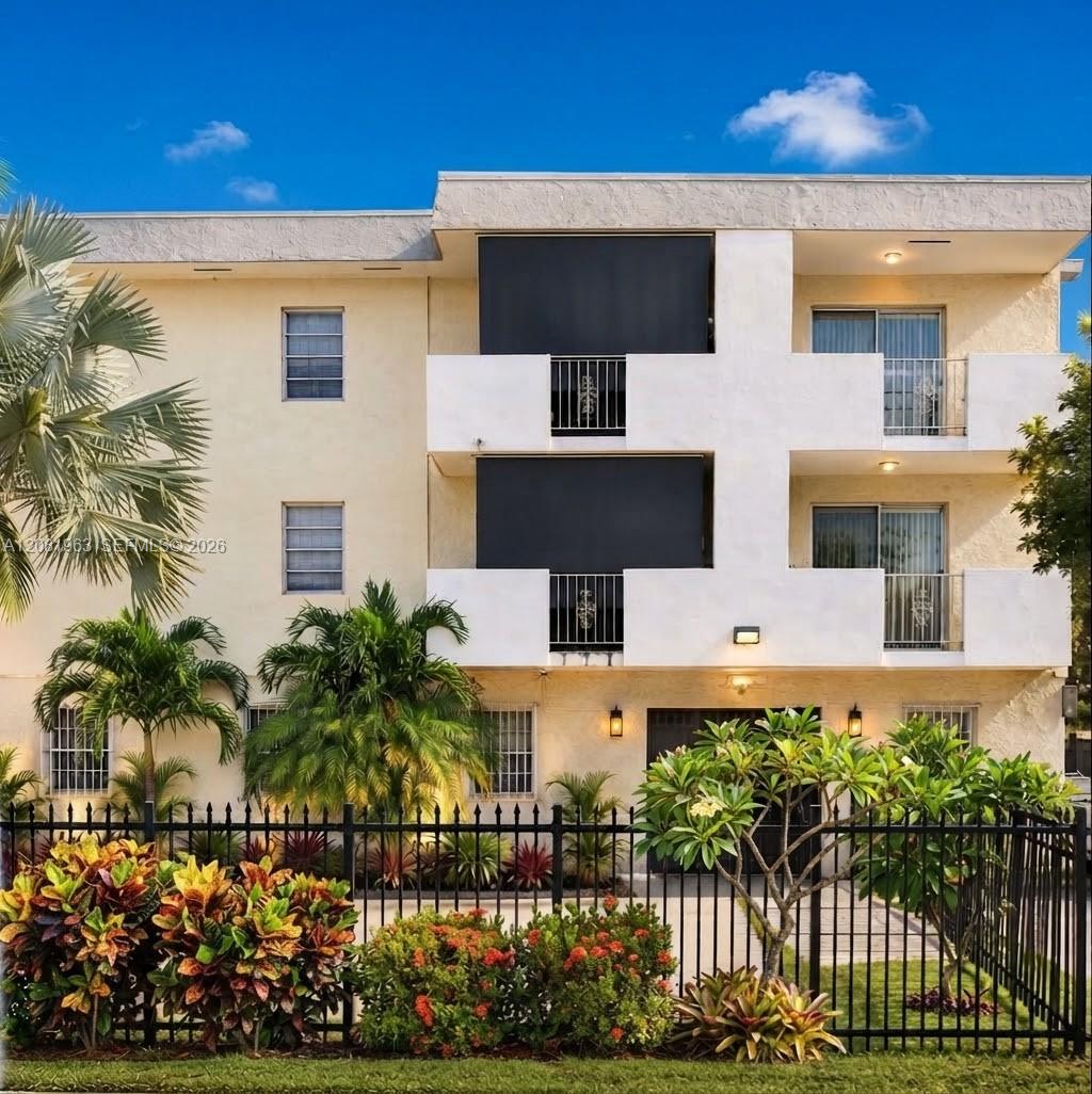 2725 W Okeechobee Rd #3 - 2725 W Okeechobee Rd #3, Hialeah, FL 33010 Luxury Property | Jose Angel Pina