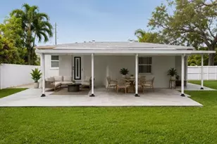 204 SW 7th Ave, Hallandale Beach, FL 33009 - Photo 11