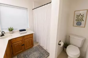 204 SW 7th Ave, Hallandale Beach, FL 33009 - Photo 23