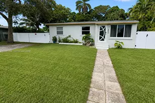204 SW 7th Ave, Hallandale Beach, FL 33009 - Photo 1