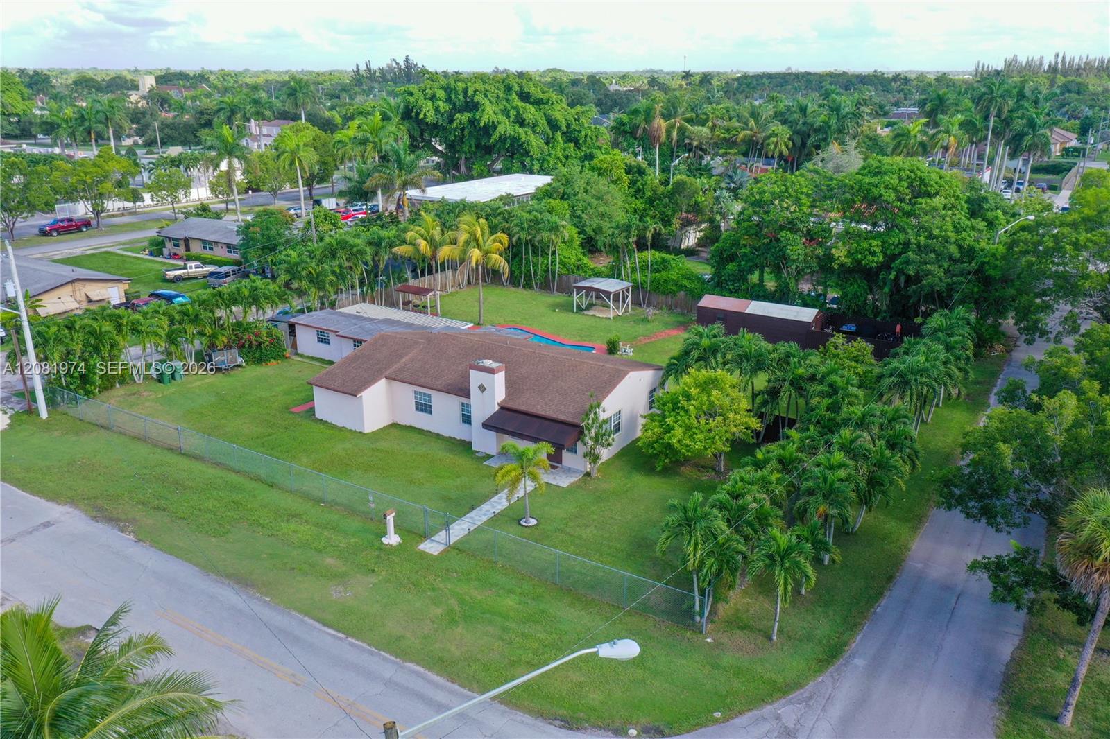 141 NE 14th St - 141 NE 14th St, Homestead, FL 33030 Luxury Property | Jose Angel Pina