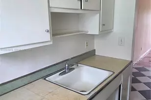 635 8th St, Miami Beach, FL 33139 - Photo 5