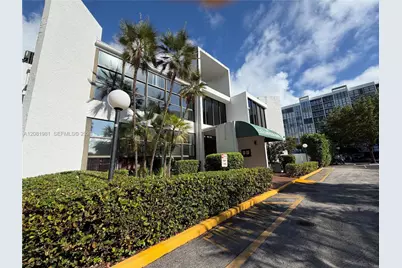 1000 Parkview Dr #531, Hallandale Beach, FL 33009 - Photo 31