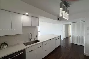 1000 Parkview Dr, Hallandale Beach, FL 33009 - Photo 23