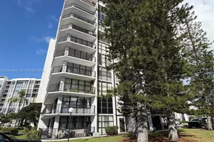 1000 Parkview Dr, Hallandale Beach, FL 33009 - Photo 33