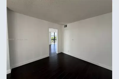 1000 Parkview Dr #531, Hallandale Beach, FL 33009 - Photo 11