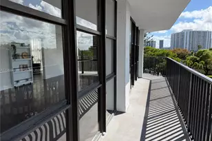 1000 Parkview Dr, Hallandale Beach, FL 33009 - Photo 5