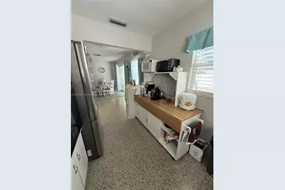 52 45th, Saint Petersburg, FL 33706 - Photo 7