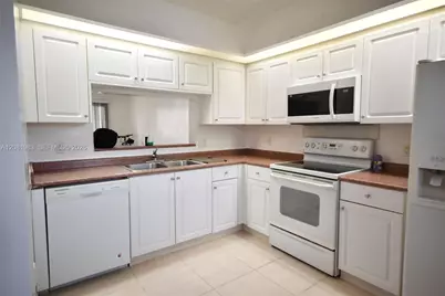 1650 SW 124th Ter #102D, Pembroke Pines, FL 33027 - Photo 9