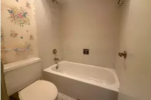9764 NW 4th Ln, Miami, FL 33172 - Photo 11