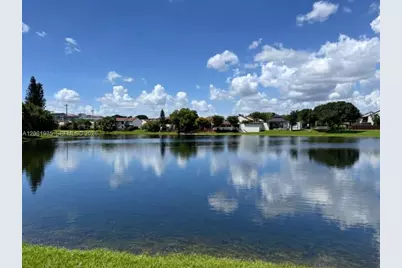 9764 NW 4th Ln #9764, Miami, FL 33172 - Photo 5