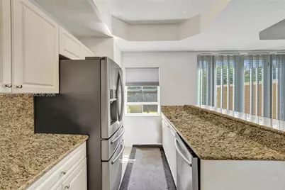 953 SW 143rd Ave, Pembroke Pines, FL 33027 - Photo 15