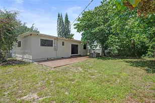 555 NW 124th St, North Miami, FL 33168 - Photo 31