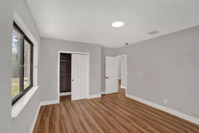555 NW 124th St, North Miami, FL 33168 - Photo 11