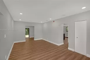 555 NW 124th St, North Miami, FL 33168 - Photo 9