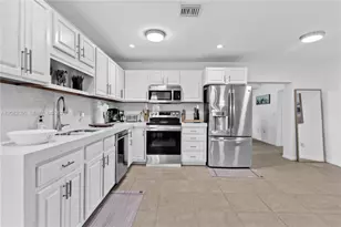 1430 NE 11th St, Homestead, FL 33033 - Photo 15
