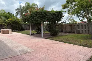 9377 SW 212th Terrace, Cutler Bay, FL 33189 - Photo 3