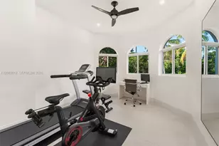 2181 N Bay Rd, Miami Beach, FL 33140 - Photo 25