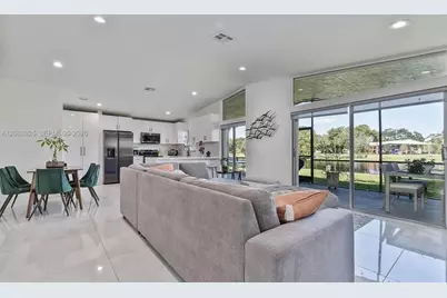 518 Woodgate Cir #E, Sunrise, FL 33326 - Photo 5