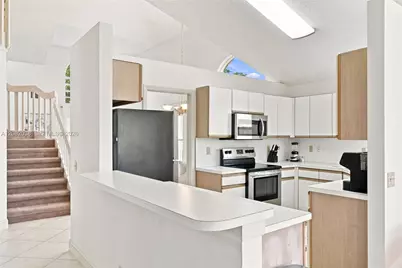 2873 Oak Park Cir, Davie, FL 33328 - Photo 17