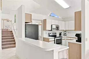 2873 Oak Park Cir, Davie, FL 33328 - Photo 17