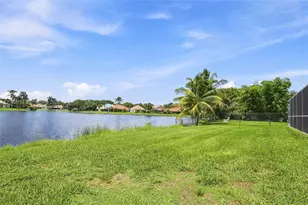 2873 Oak Park Cir, Davie, FL 33328 - Photo 39