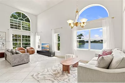 2873 Oak Park Cir, Davie, FL 33328 - Photo 11