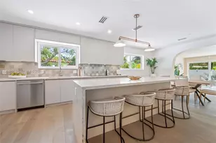 10619 NE 10th Pl, Miami Shores, FL 33138 - Photo 7