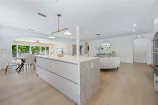 10619 NE 10th Pl, Miami Shores, FL 33138 - Photo 9